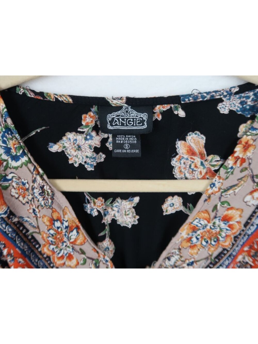 Angie S Black Floral Rayon Long Sleeve V-Neck Top Boho Dark Witchy Whimsy Goth - Picture 2 of 6